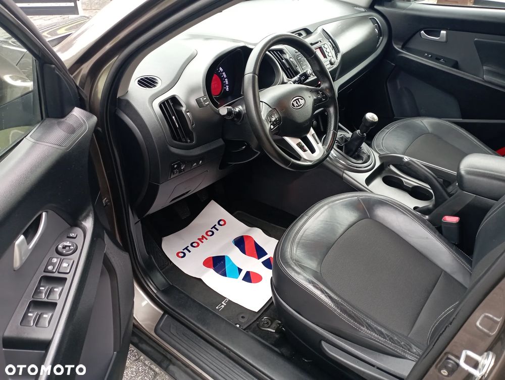 Kia Sportage 2.0 CVVT 2WD Attract - 12
