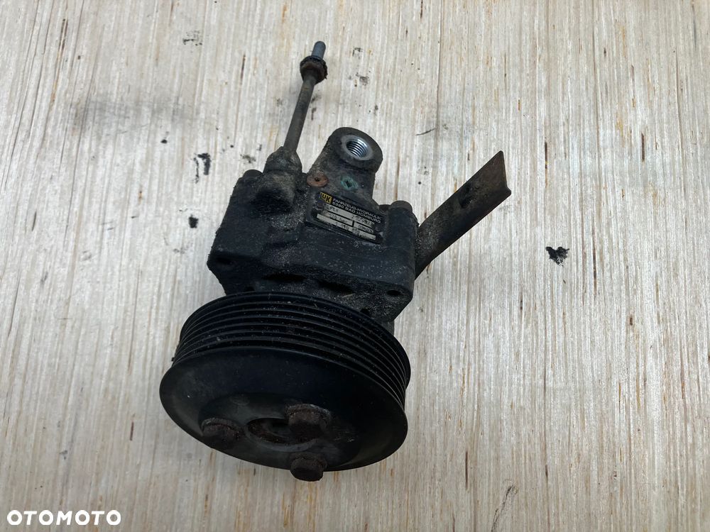POMPA WSPOMAGANIA BMW E38 M60 V8 E31 E32 E34 LF68 LUK 1091911 1092015 - 15