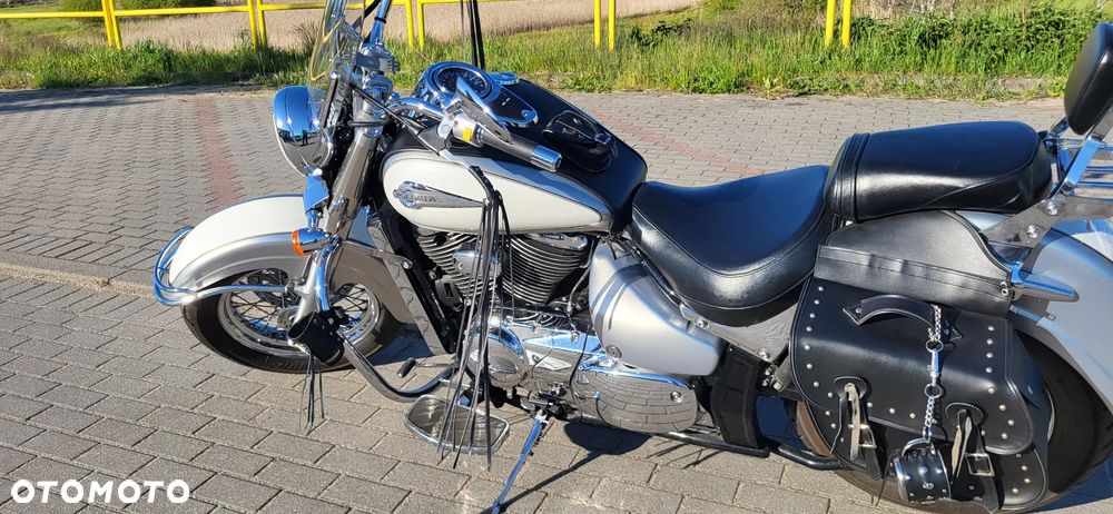 Suzuki VL 800 Volusia - 1