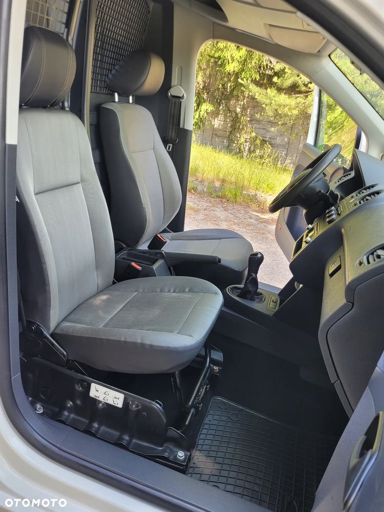 Volkswagen Caddy - 10