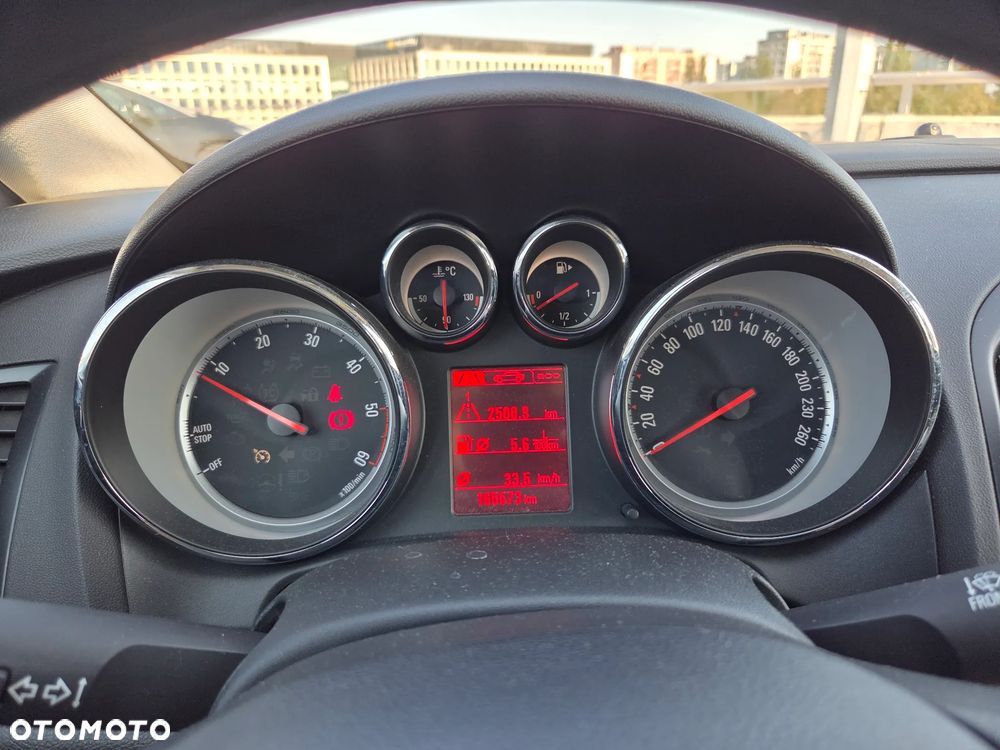Opel Astra 1.6 CDTI Essentia - 11