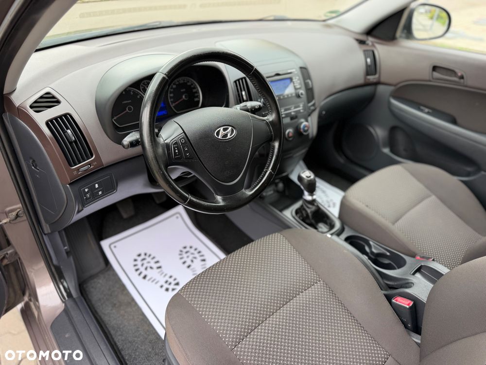 Hyundai i30 1.4 FIFA WM Edition - 25