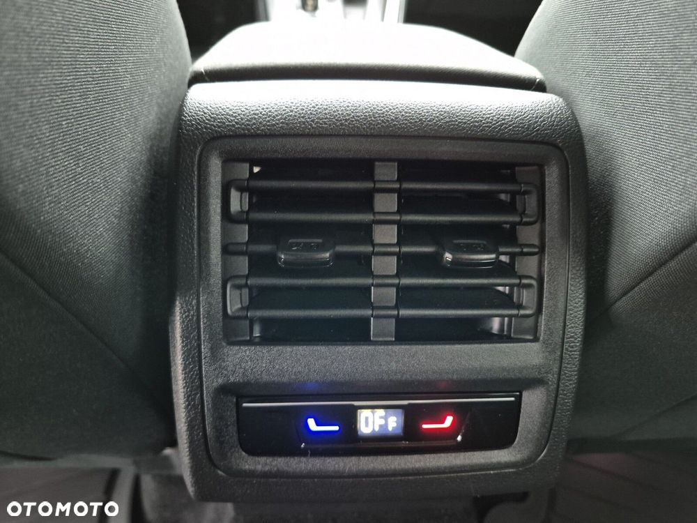 Volkswagen Golf Variant 2.0 TDI Style DSG - 29