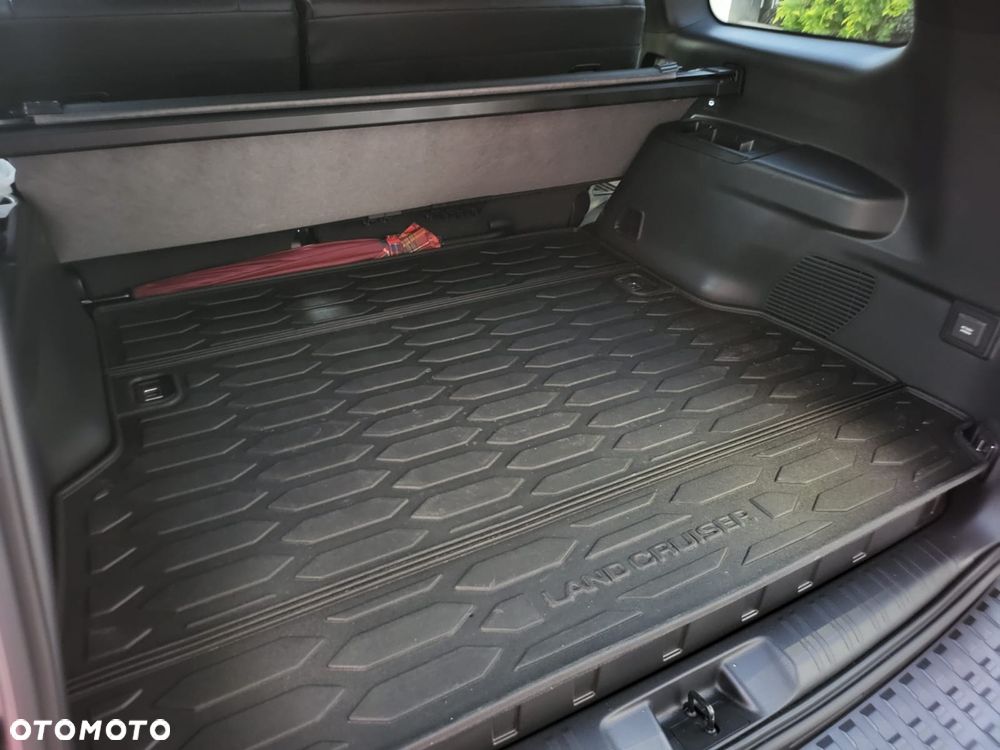 Toyota Land Cruiser - 16