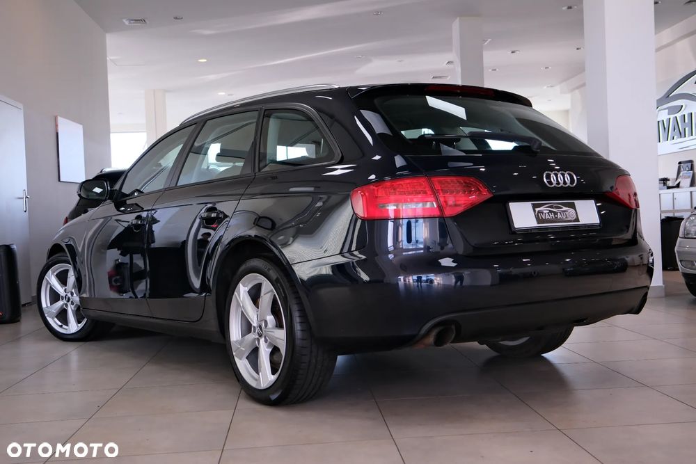 Audi A4 Avant - 16