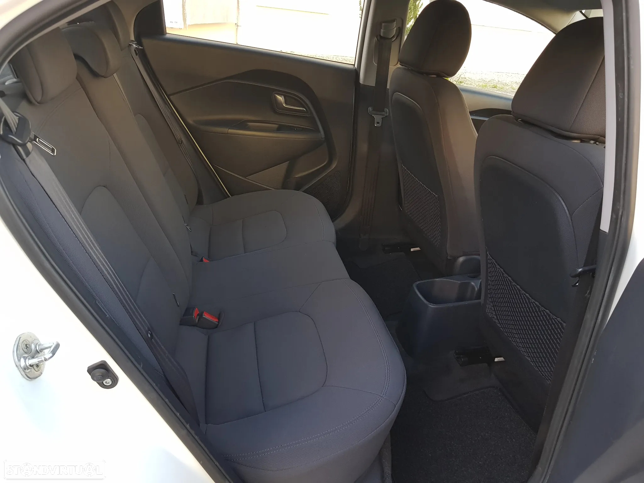 Kia Rio 1.1 CRDi TX ISG - 40