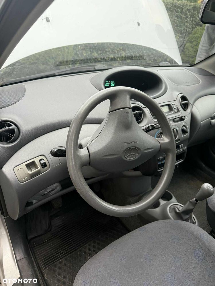 Toyota Yaris 1.0 Luna - 3