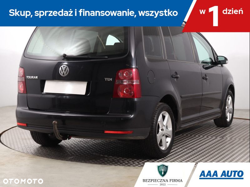 Volkswagen Touran - 6