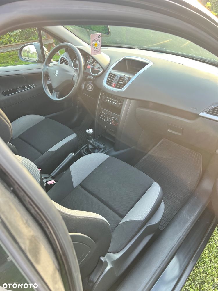 Peugeot 207 - 12
