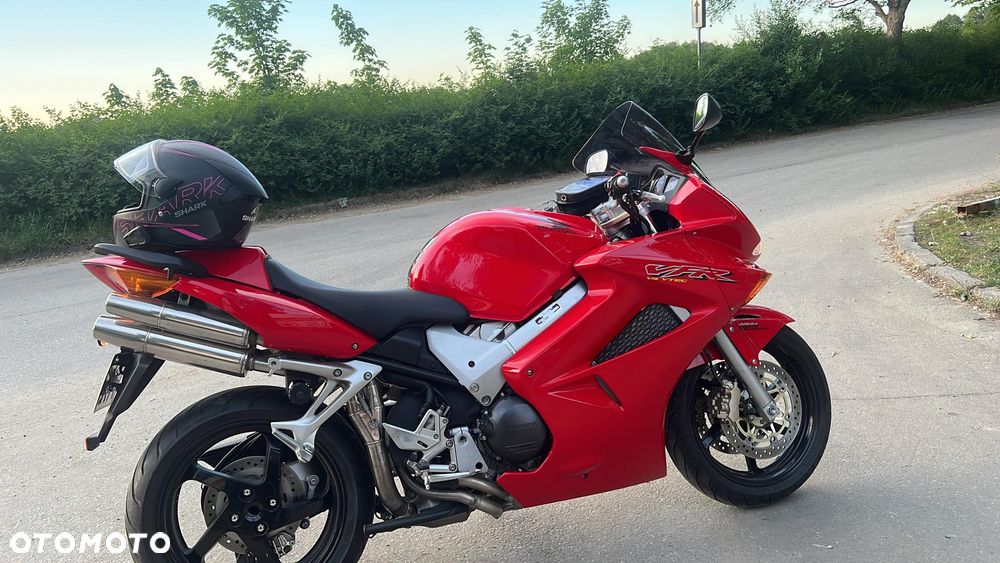 Honda VFR - 4