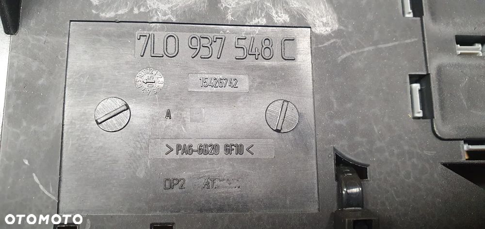 Skrzynka bezpieczników Touareg 3.0 TDI 7L0937548C - 7