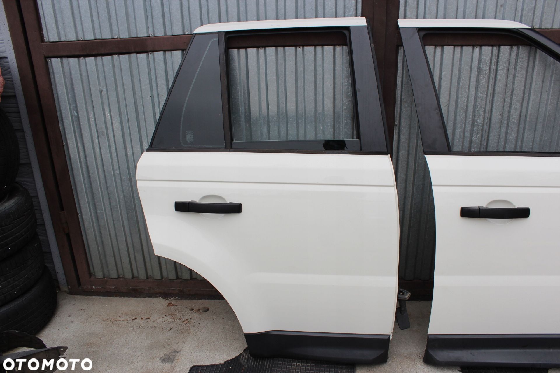 Drzwi Prawe Tylne Prawy Tył Land Rover Sport L320 - 1