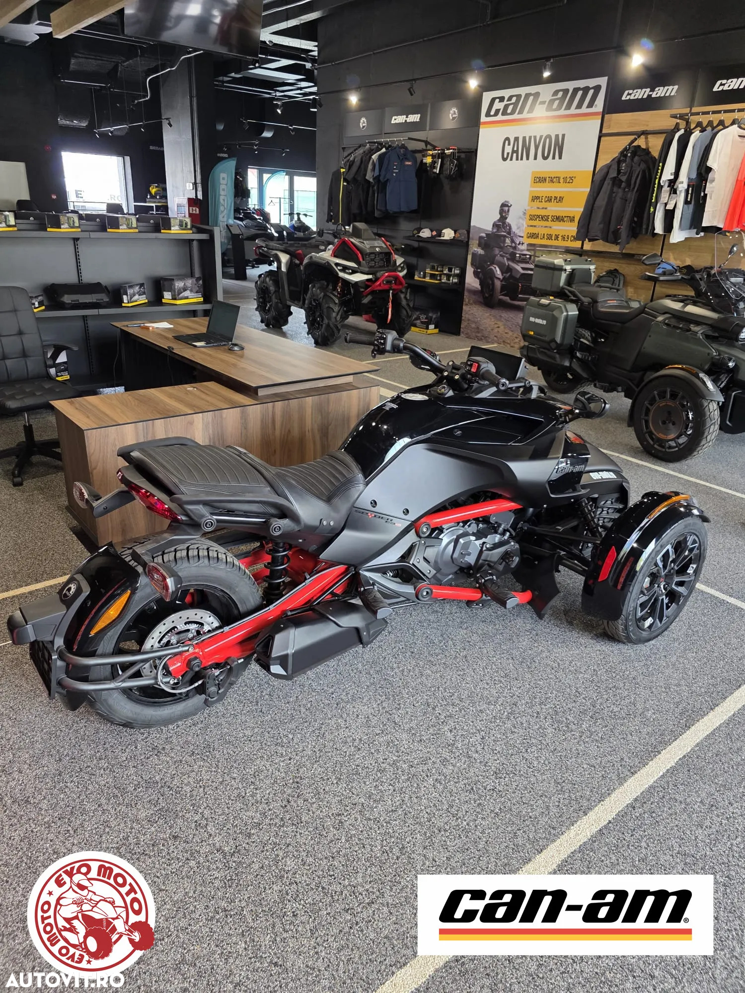 Can-Am Spyder - 6