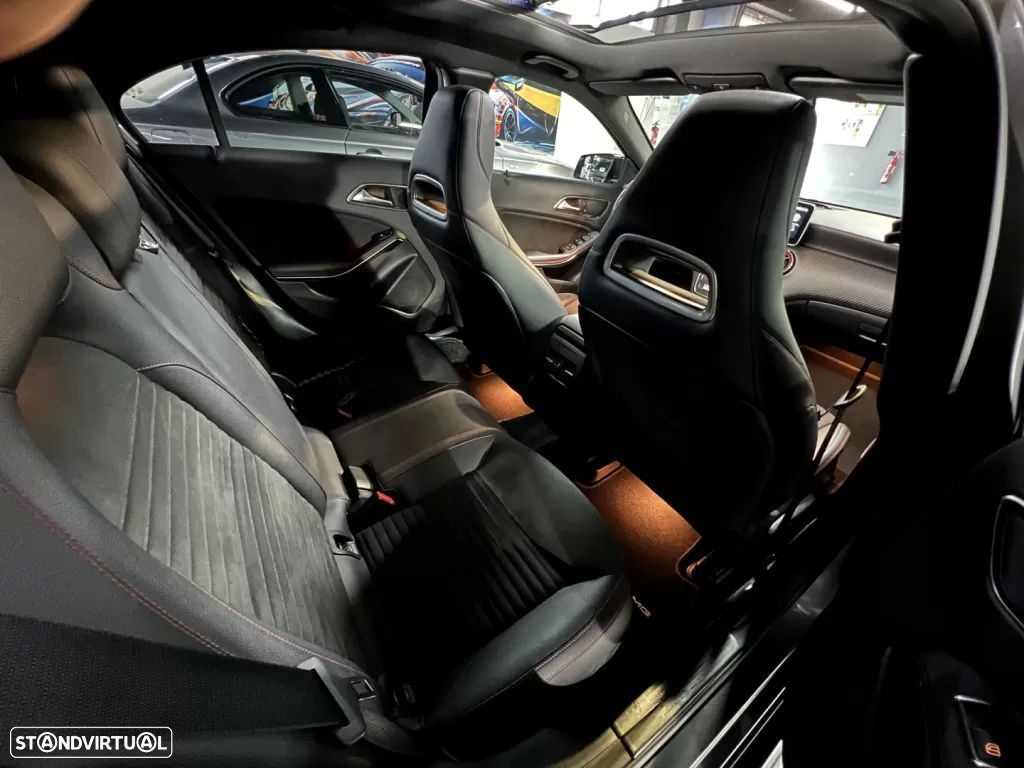 Mercedes-Benz A 45 AMG 4Matic Speedshift 7G-DCT - 39