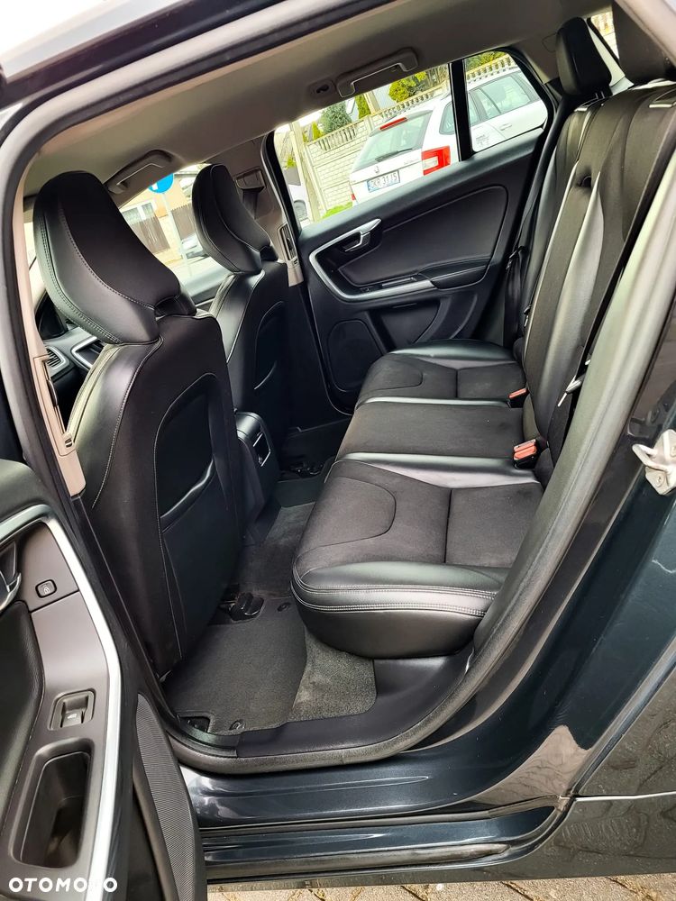 Volvo V60 D3 Geartronic Kinetic - 4