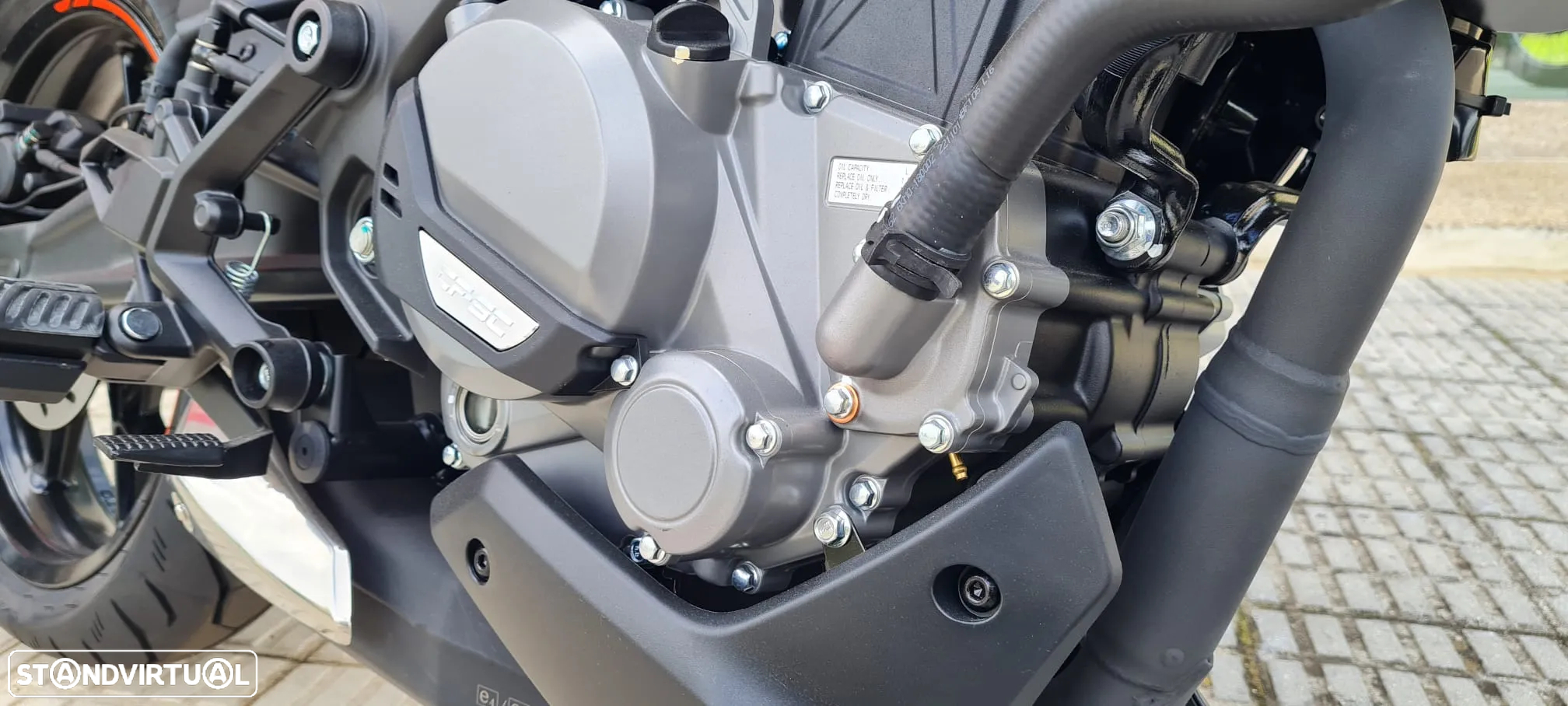 CF Moto 300NK - 11