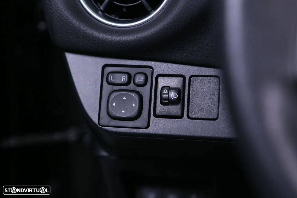Toyota Yaris 1.0 VVT-i 20 Anos - 10