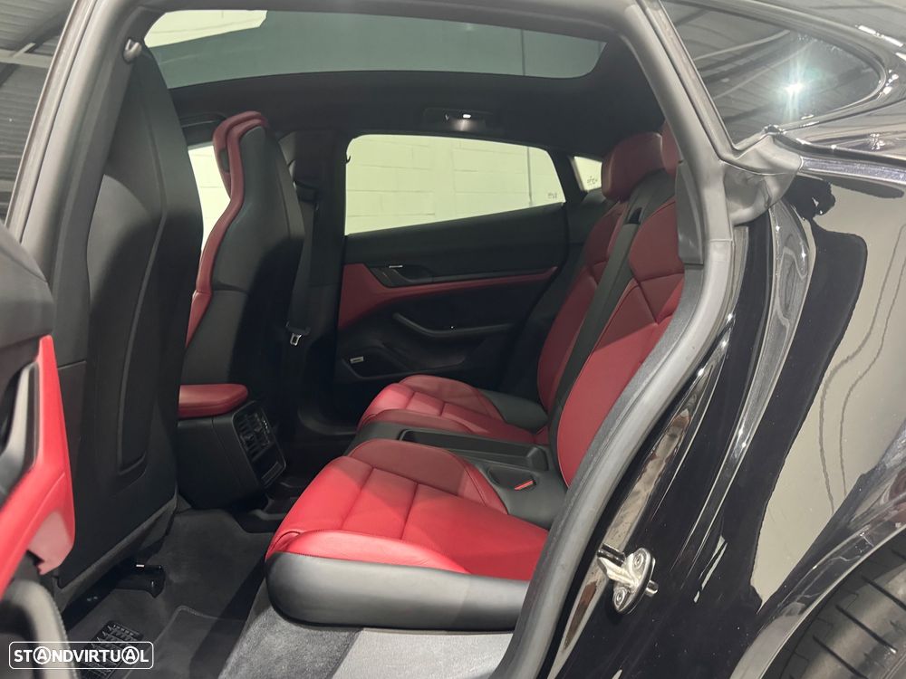 Porsche Taycan 4S - 27