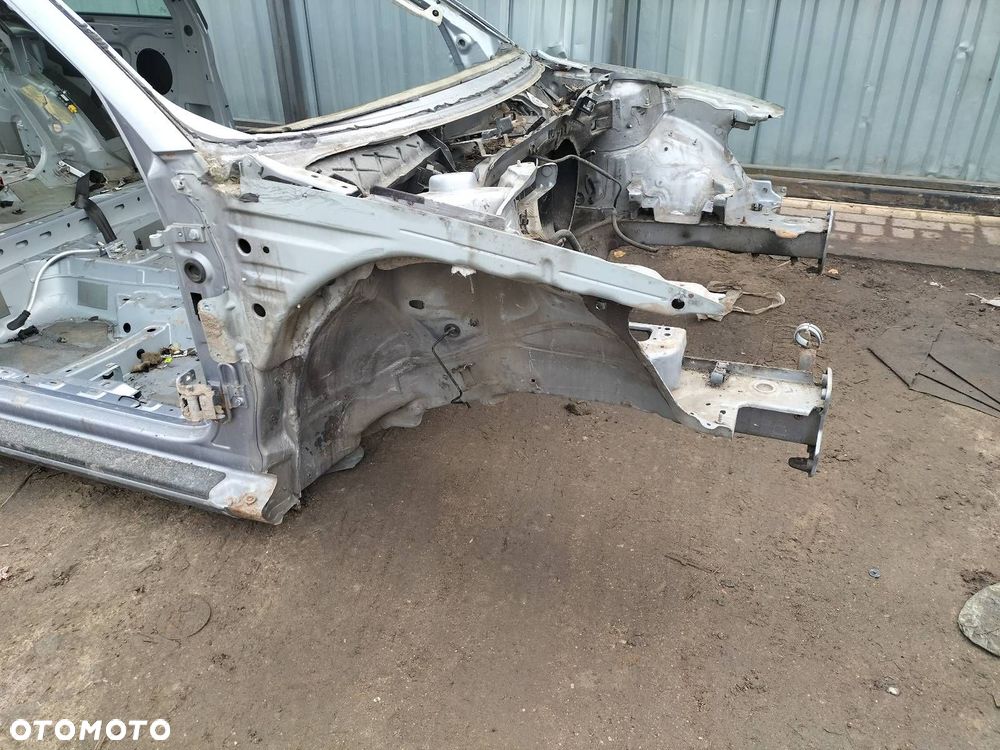 ĆWIARTKA PODŁUŻNICA PRAWY PRZÓD AUDI A3 8P LY7H - 2