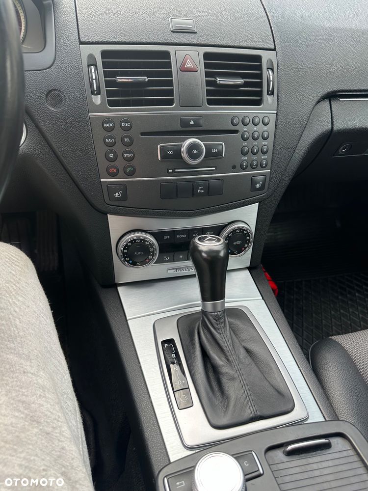 Mercedes-Benz Klasa C 180 CGI Automatik BlueEFFICIENCY Avantgarde - 15
