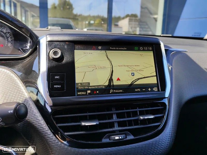 Peugeot 208 1.5 BlueHDi Signature - 22