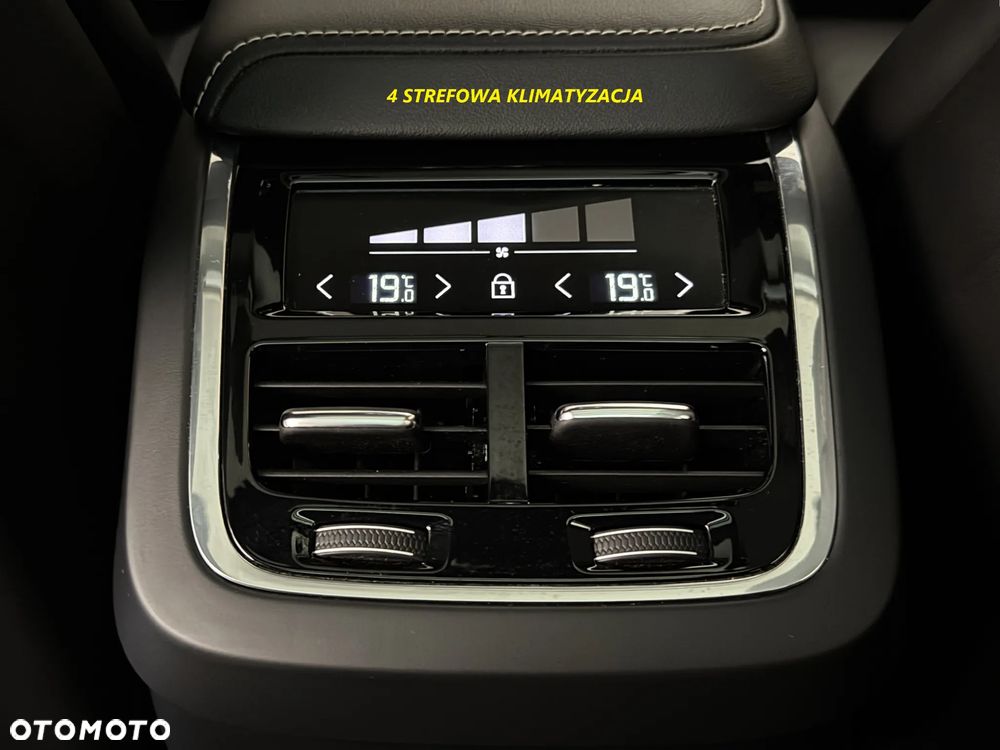 Volvo XC 60 B4 D Plus Dark - 12