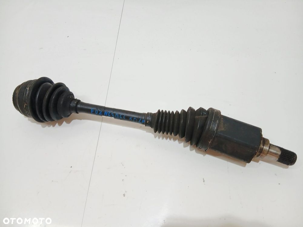 PÓŁOŚ NAPĘDOWA LEWY PRZÓD BMW F02 N63B44 XDRIVE 7606027