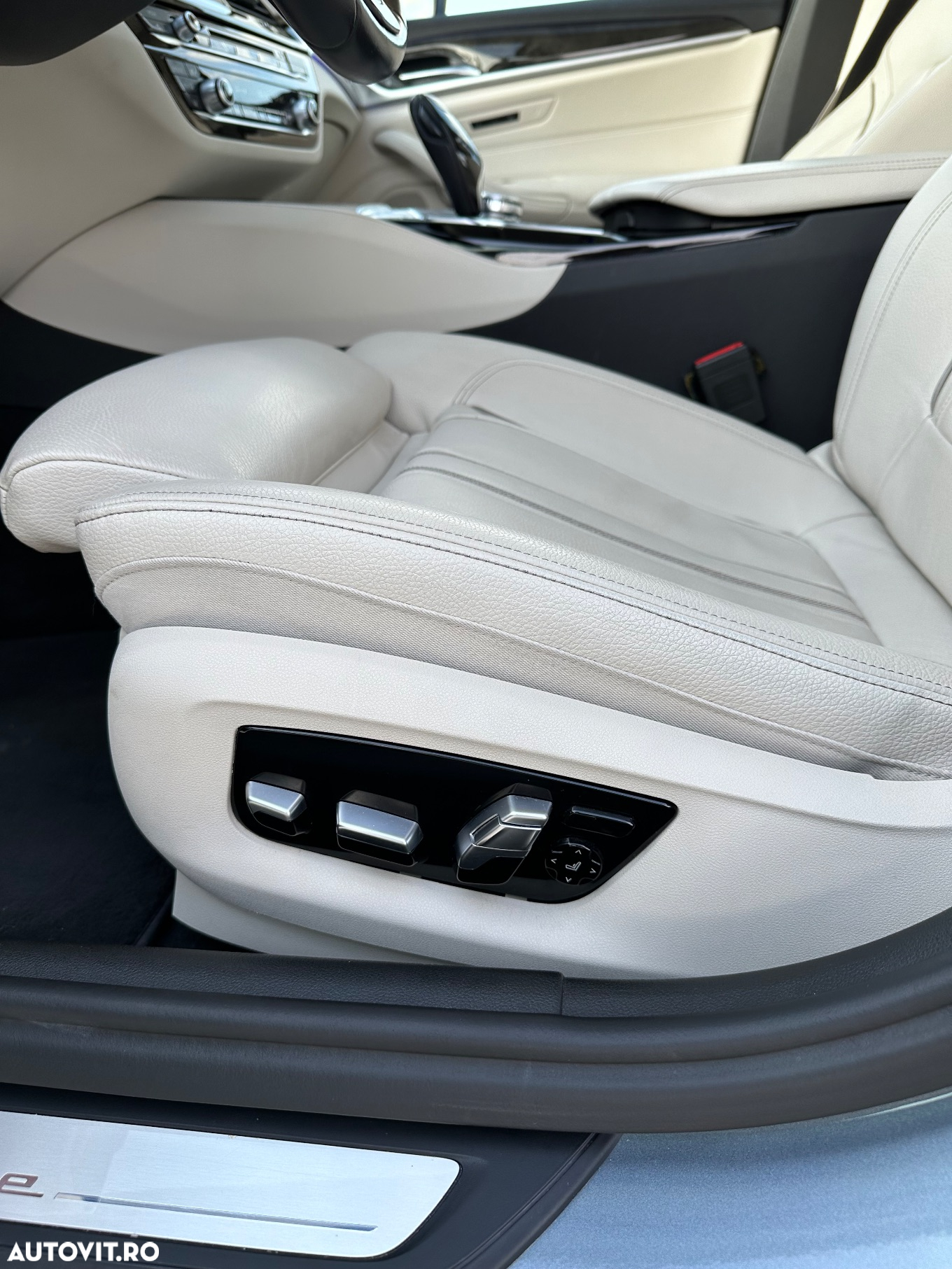 BMW Seria 5 520d xDrive AT - 12
