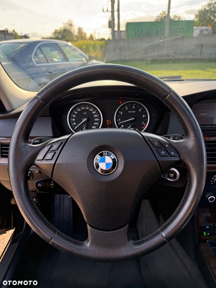 BMW Seria 5 530i - 30