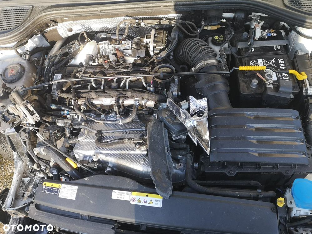 Volkswagen Golf ver-2-0-tdi-scr-dsg-life - 6