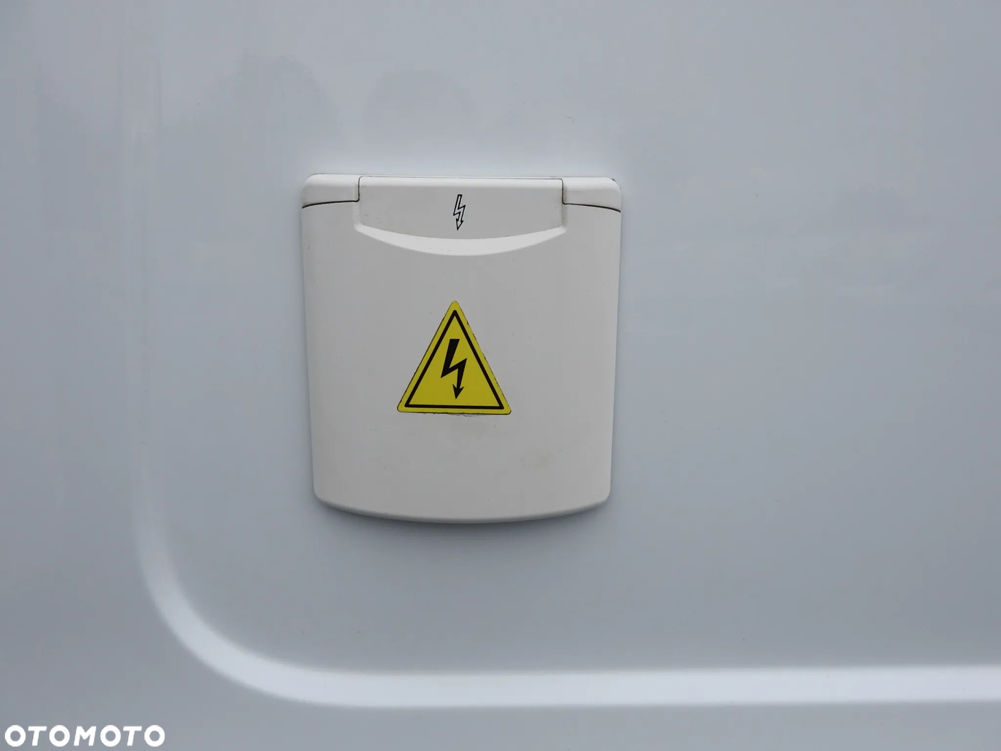 Ford TRANSIT FURGON CHŁODNIA 0*C FUNKCJA GRZANIA ZASILANIE 230V TEMPOMAT NAWIGACJA KLIMATYZACJA LEDY 130KM [ E41585 ] - 27