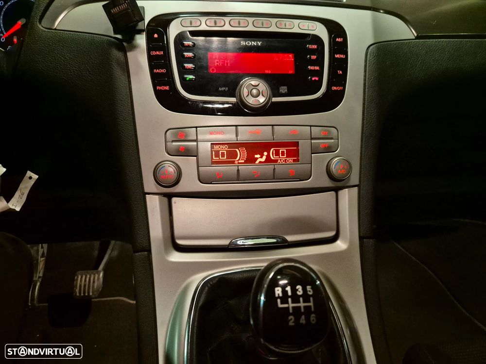 Ford S-Max 2.0 TDCi Titanium 7L - 21