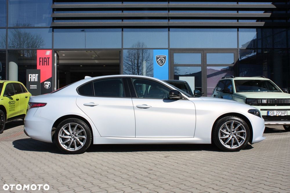Alfa Romeo Giulia - 11