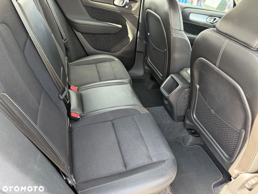 Volvo XC 40 D4 AWD Geartronic Momentum - 20