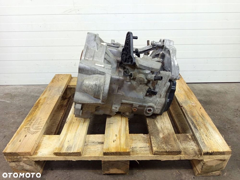 MANUALNA SKRZYNIA BIEGÓW QYF VW CADDY IV 2K5 2.0 TDI - 3
