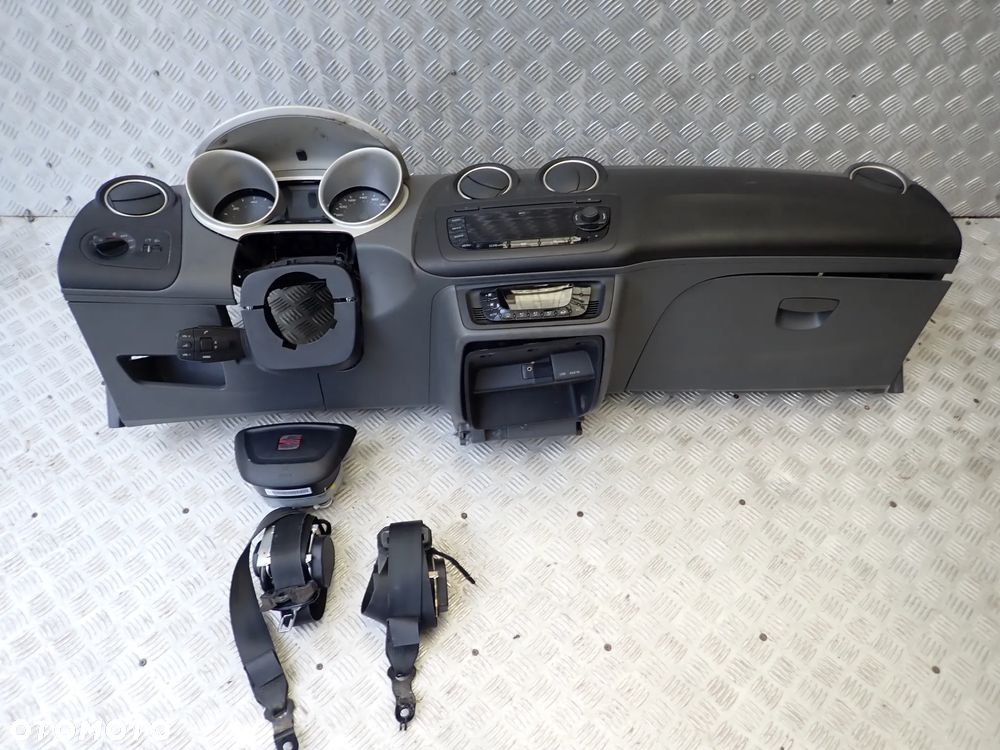 KOKPIT DESKA ROZDZIELCZA SEAT IBIZA IV ,WERSJA 5 DRZWIOWA  Z PASAMI - 1