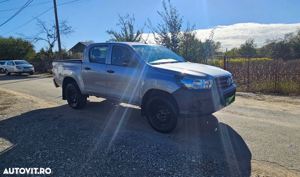 Toyota Hilux 4x4 Double Cab M/T Comfort - 3