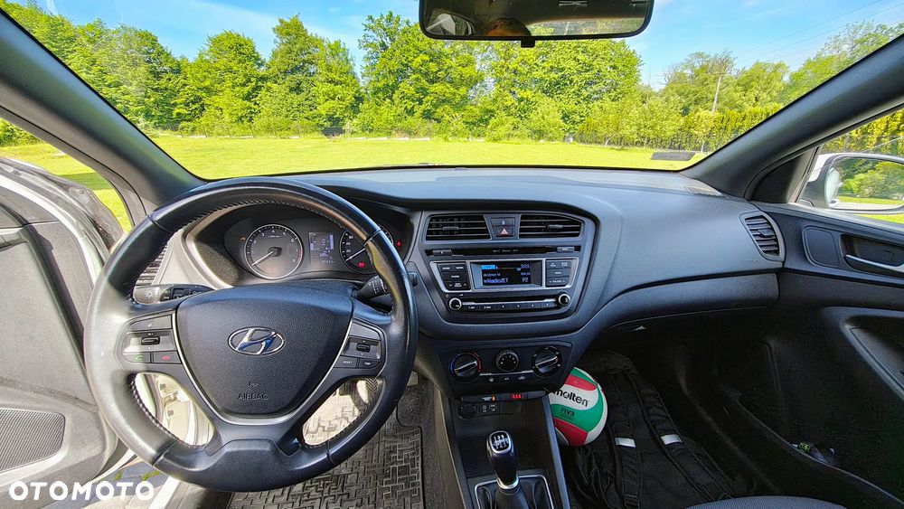 Hyundai i20 1.2 Comfort - 11
