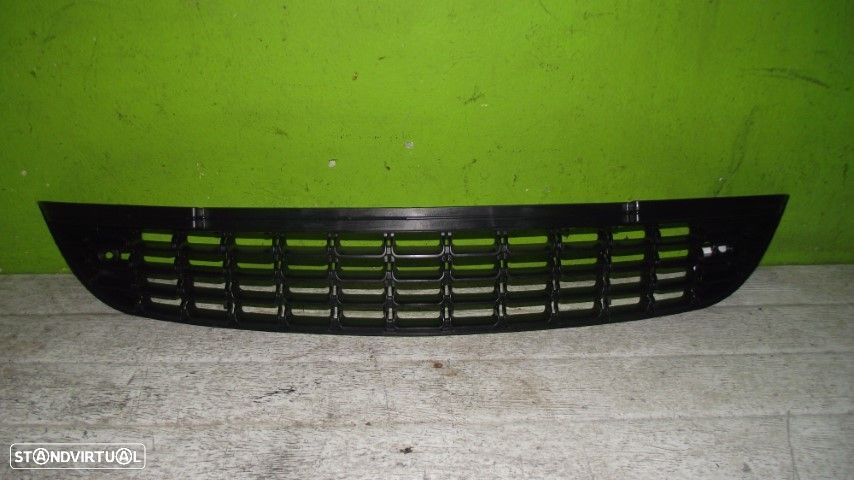 Grelha Para Choques Frente Opel Astra J - 2009 / 2012 - 2