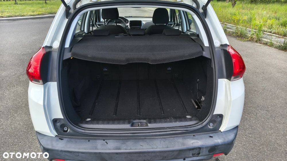 Peugeot 2008 1.6 e-HDi Allure S&S - 17