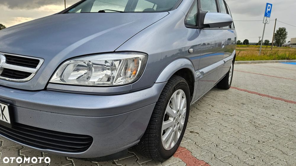 Opel Zafira 1.8 16V Comfort - 2