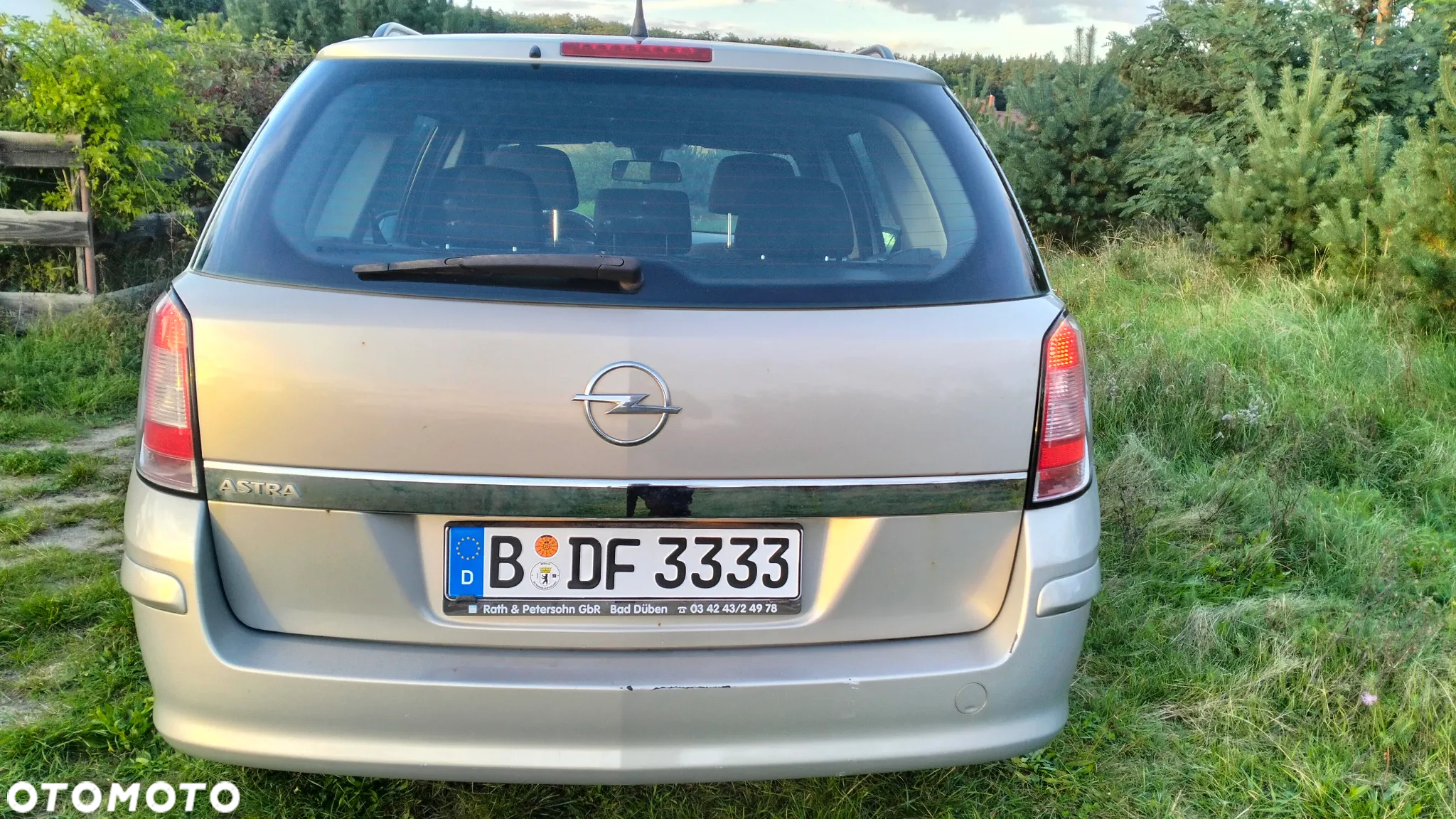 Opel Astra 1.6 Caravan Cosmo - 32