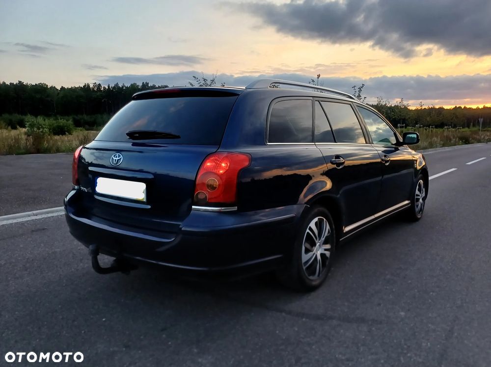 Toyota Avensis 2.0 D-4D Travel - 8