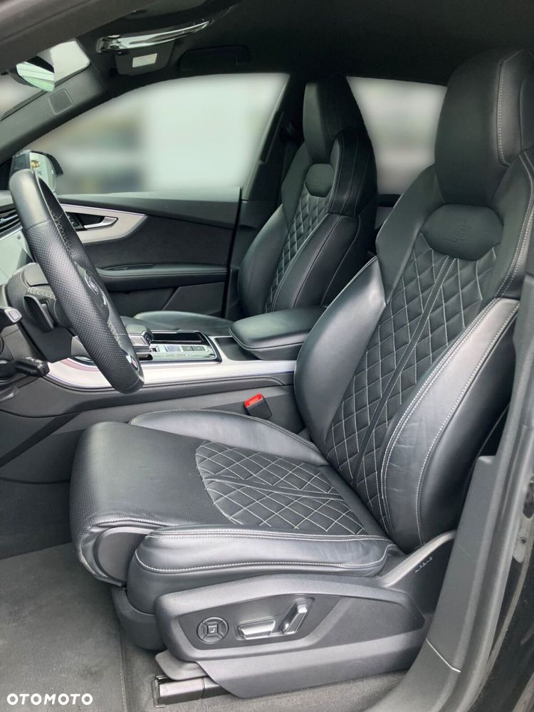 Audi Q8 - 14