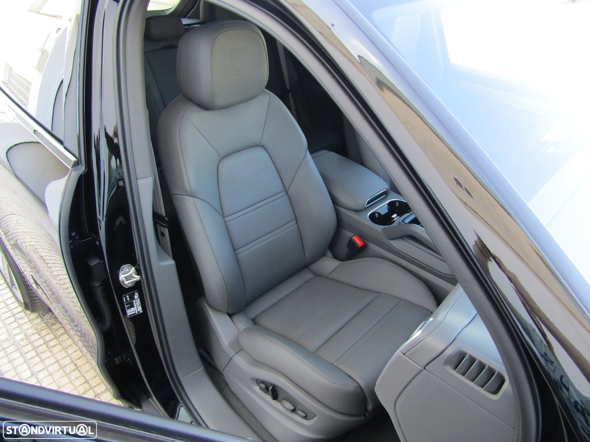 Porsche Cayenne E-Hybrid Platinum Edition - 28