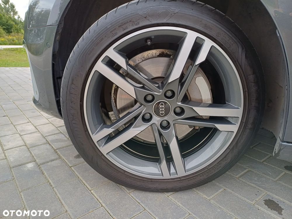 Audi A4 Limousine - 9
