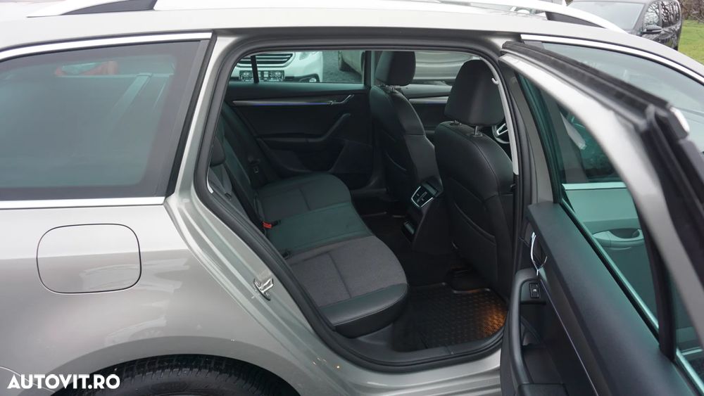 Skoda Octavia Combi 1.6 TDI DSG Premium Edition - 12