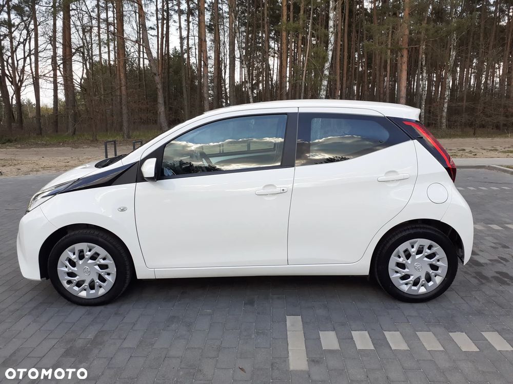 Toyota Aygo x-play connect - 8