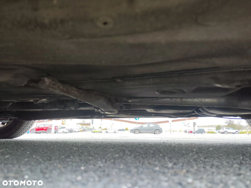 Volkswagen Golf 1.9 TDI Highline - 12