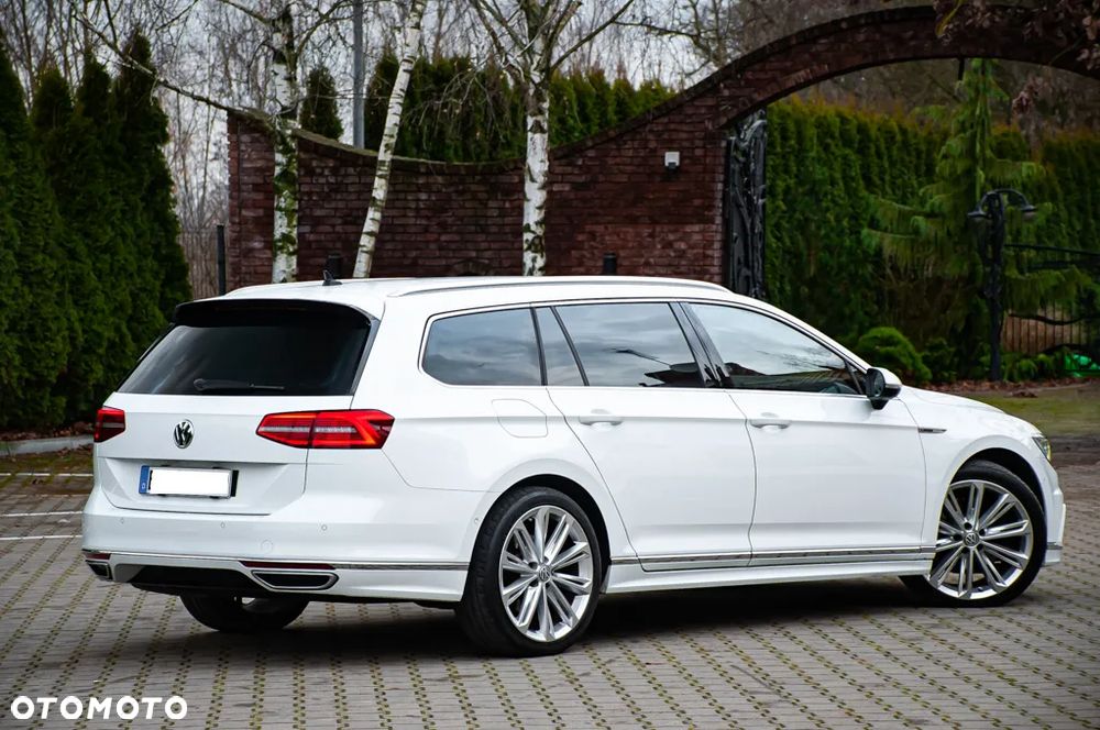 Volkswagen Passat 2.0 TDI SCR 4Motion DDG Highline - 13